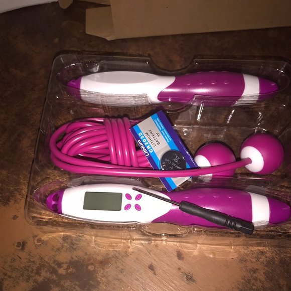 Electronic Counting Jump Rope - New in Box - - Picture 1 of 10